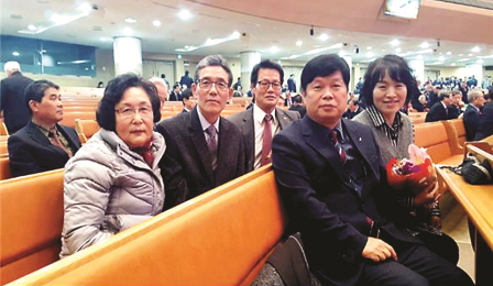 합동윤선율 장로 가족.jpg